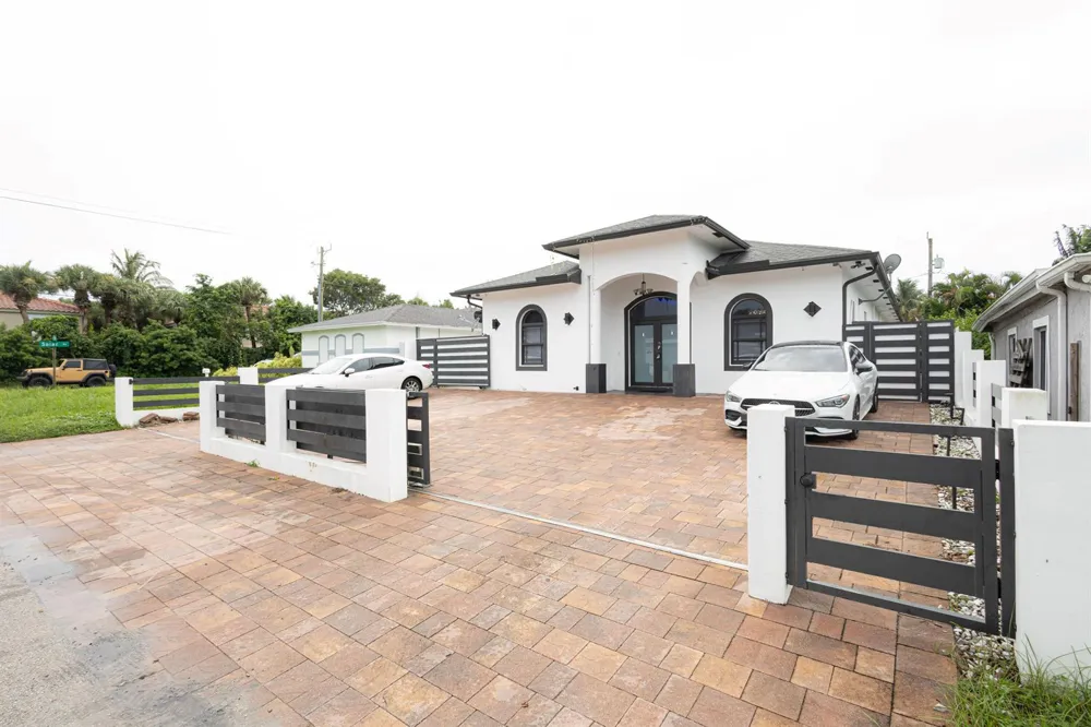 725 Mercury Street Street West Palm Beach, FL 33406
