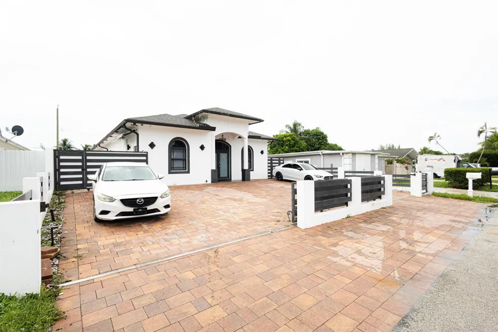 725 Mercury Street Street West Palm Beach, FL 33406