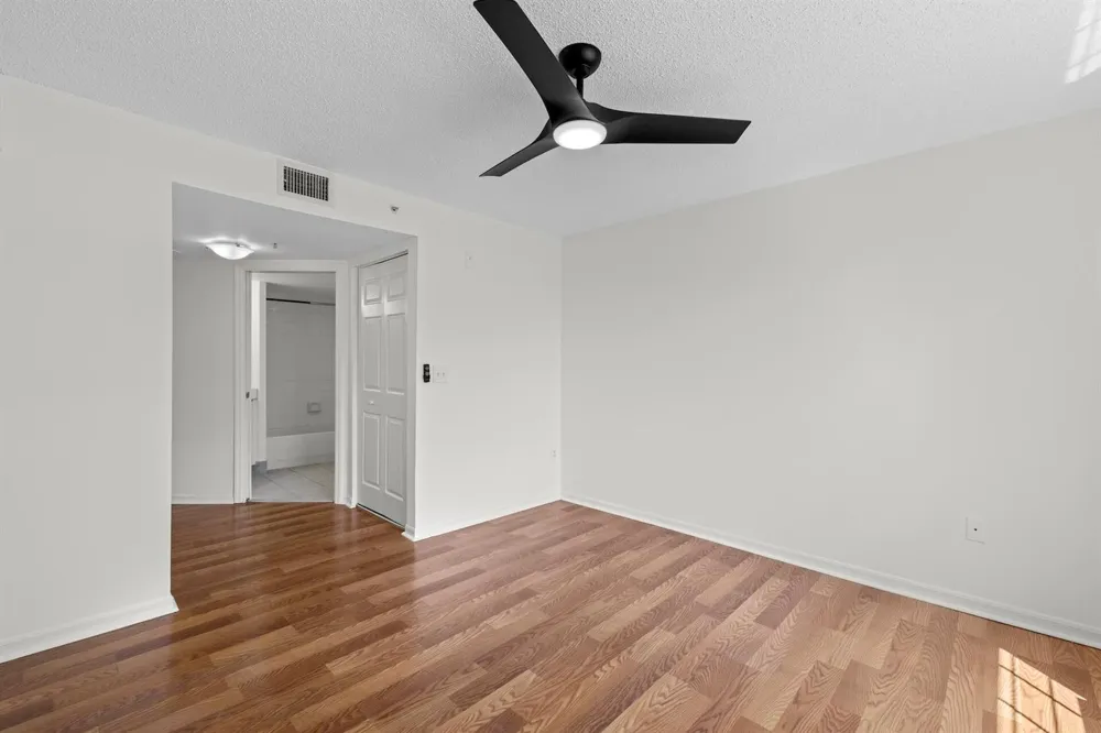 300 Crestwood Court #302 Royal Palm Beach, FL 33411