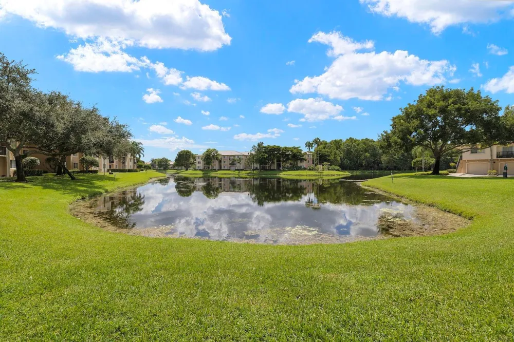 300 Crestwood Court #302 Royal Palm Beach, FL 33411