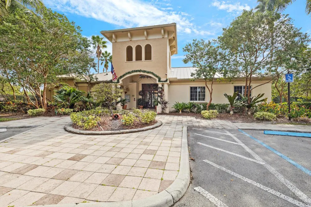 300 Crestwood Court #302 Royal Palm Beach, FL 33411
