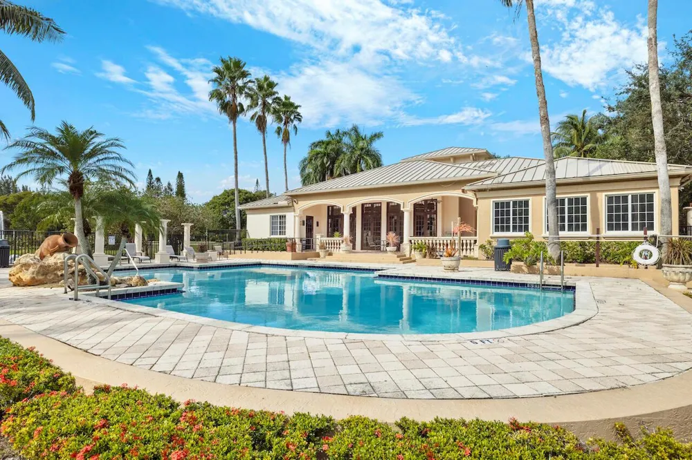 300 Crestwood Court #302 Royal Palm Beach, FL 33411