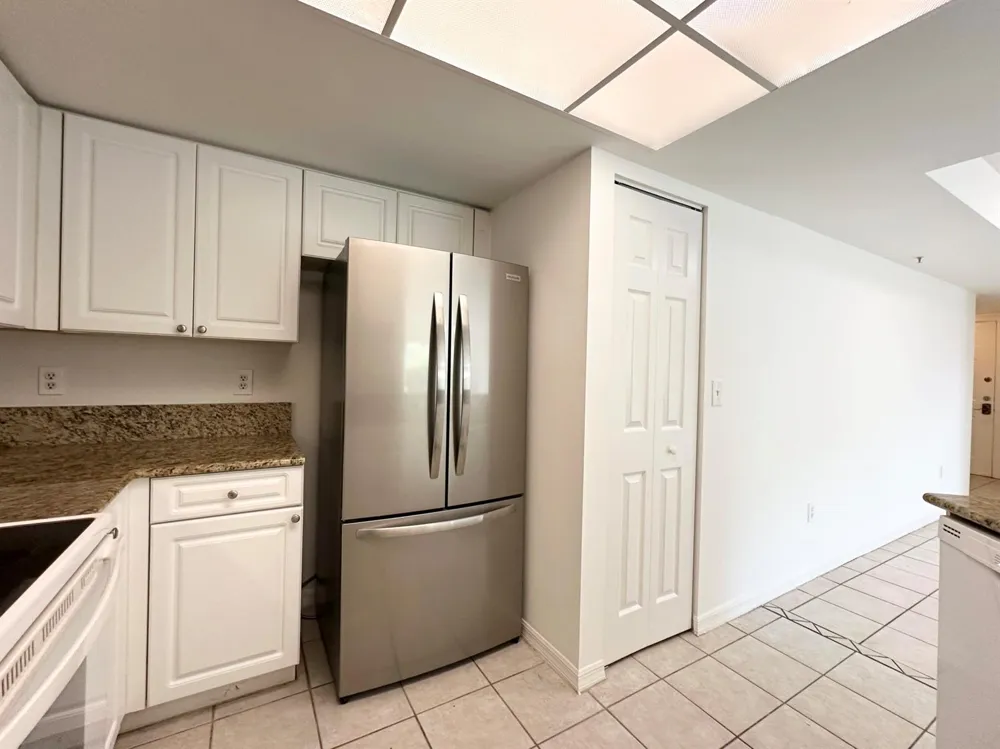 300 Crestwood Court #302 Royal Palm Beach, FL 33411