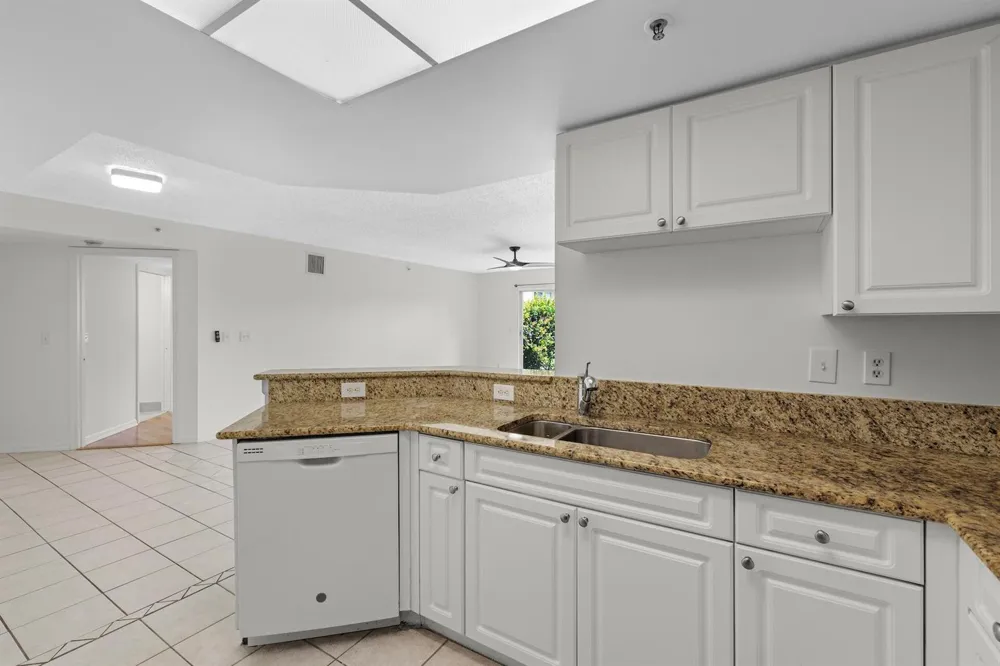 300 Crestwood Court #302 Royal Palm Beach, FL 33411
