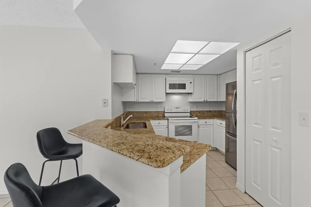 300 Crestwood Court #302 Royal Palm Beach, FL 33411