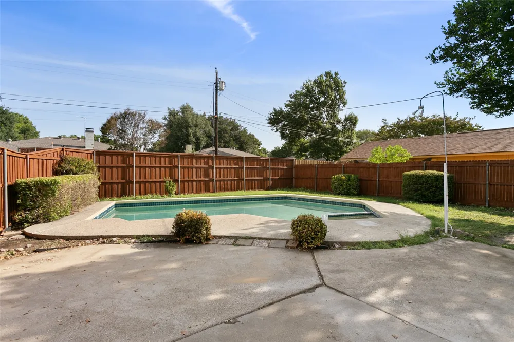 406 Pleasant Valley Lane Richardson, TX 75080