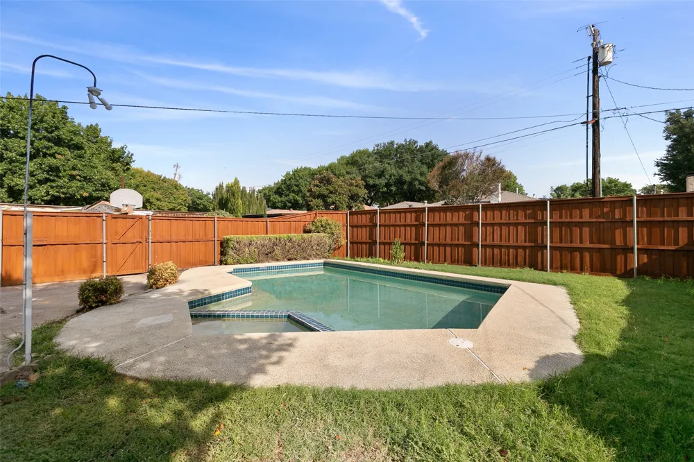 406 Pleasant Valley Lane Richardson, TX 75080