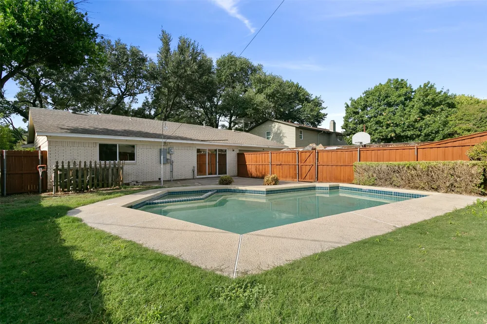 406 Pleasant Valley Lane Richardson, TX 75080