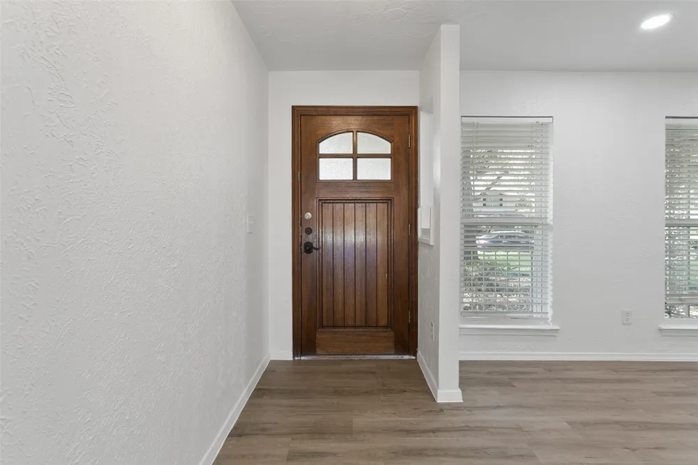 406 Pleasant Valley Lane Richardson, TX 75080