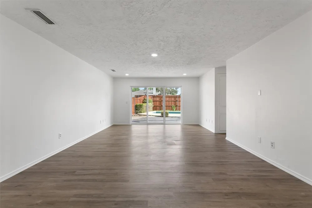 406 Pleasant Valley Lane Richardson, TX 75080