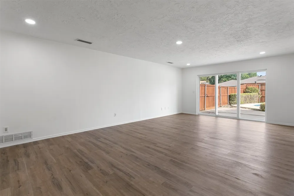 406 Pleasant Valley Lane Richardson, TX 75080