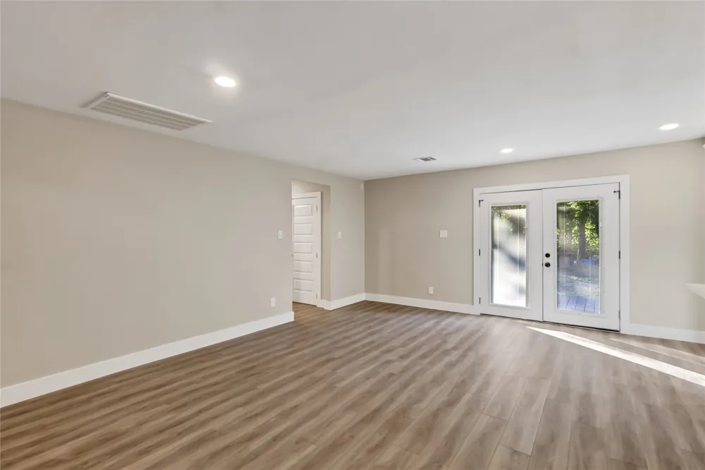 209 W 9th Street Kemp, TX 75143