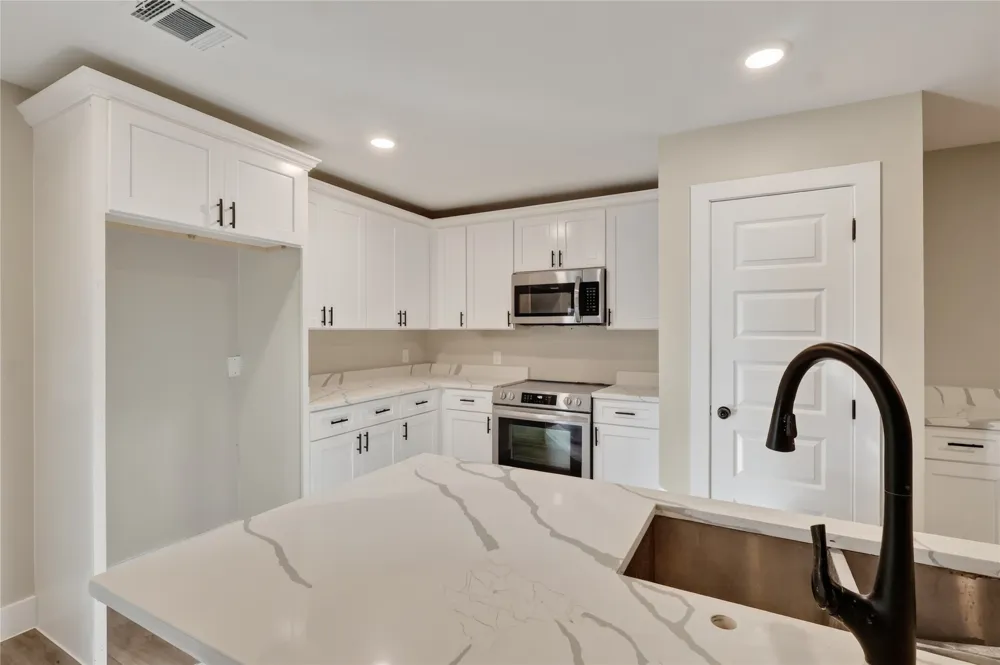 209 W 9th Street Kemp, TX 75143
