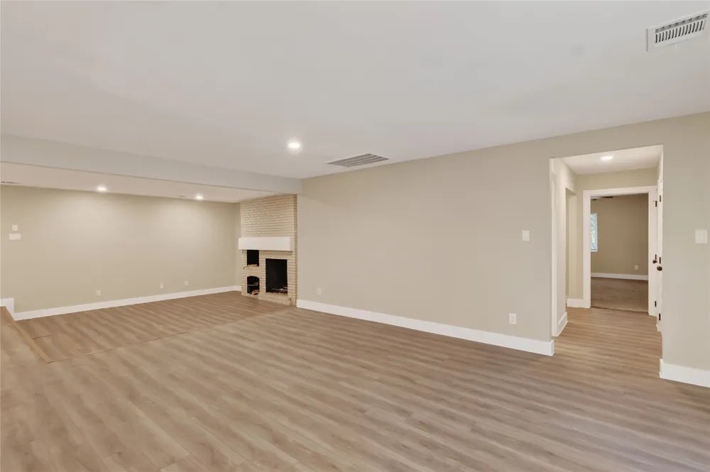 209 W 9th Street Kemp, TX 75143