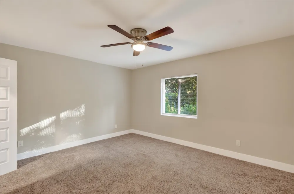 209 W 9th Street Kemp, TX 75143