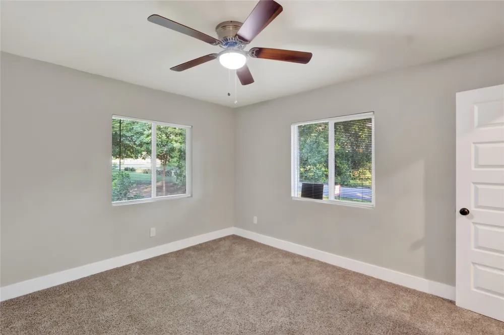 209 W 9th Street Kemp, TX 75143