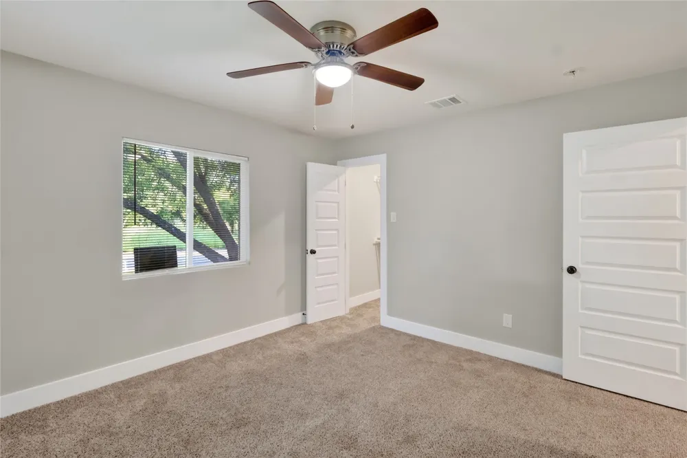 209 W 9th Street Kemp, TX 75143