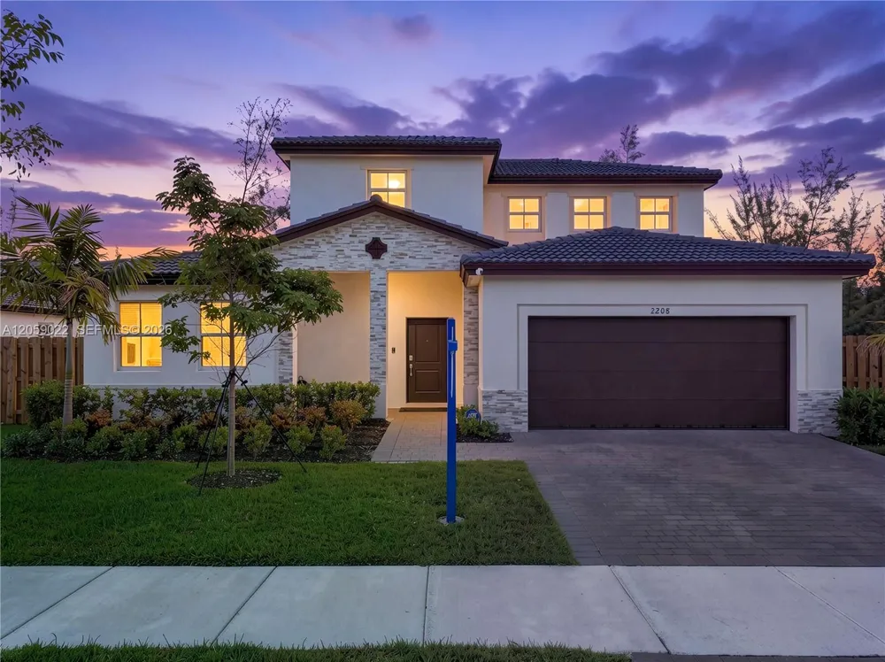 2208 SE 30th St Homestead, FL 33035