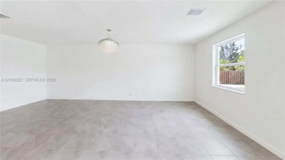 2208 SE 30th St Homestead, FL 33035