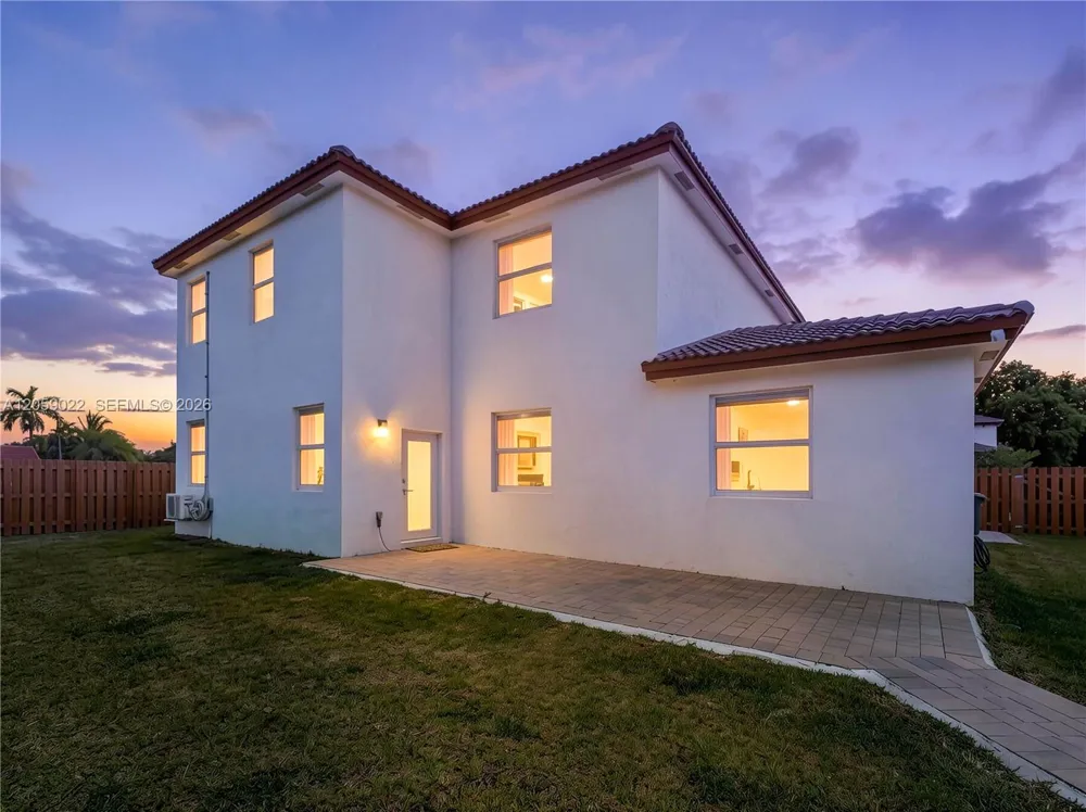 2208 SE 30th St Homestead, FL 33035