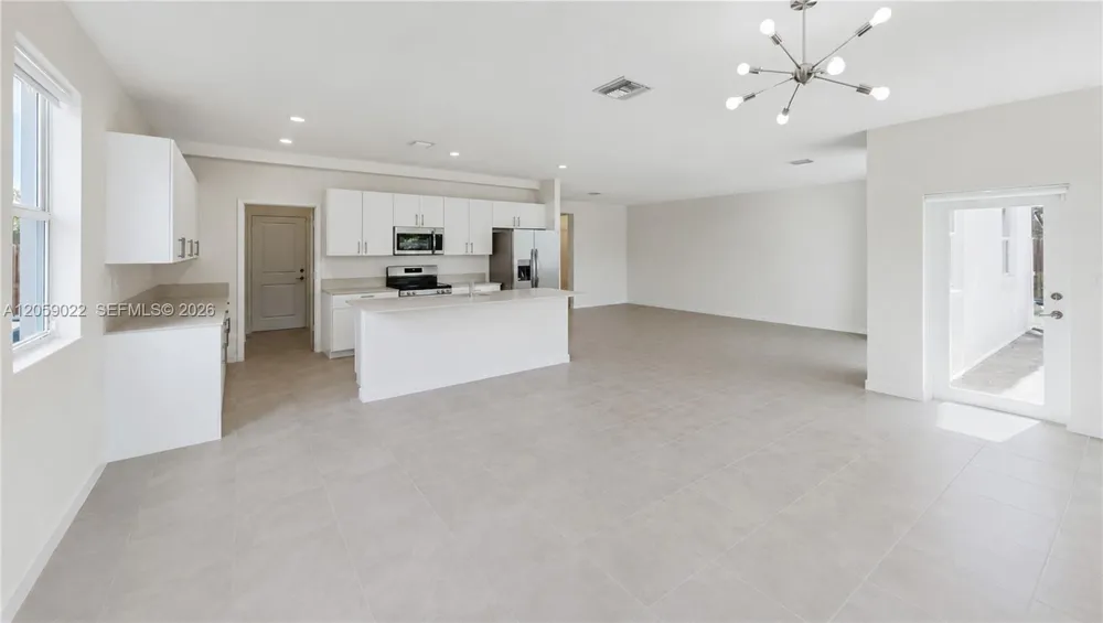 2208 SE 30th St Homestead, FL 33035