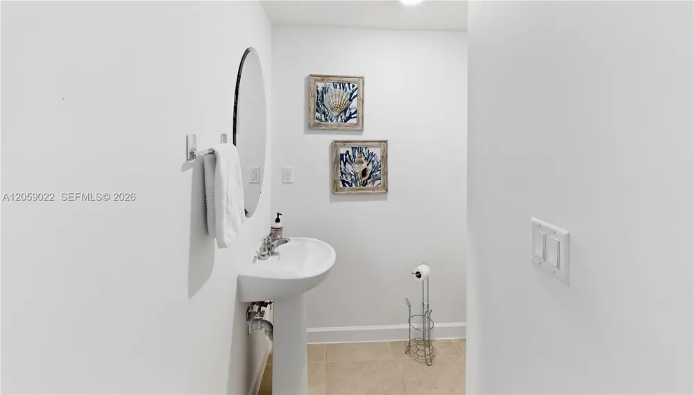 2208 SE 30th St Homestead, FL 33035