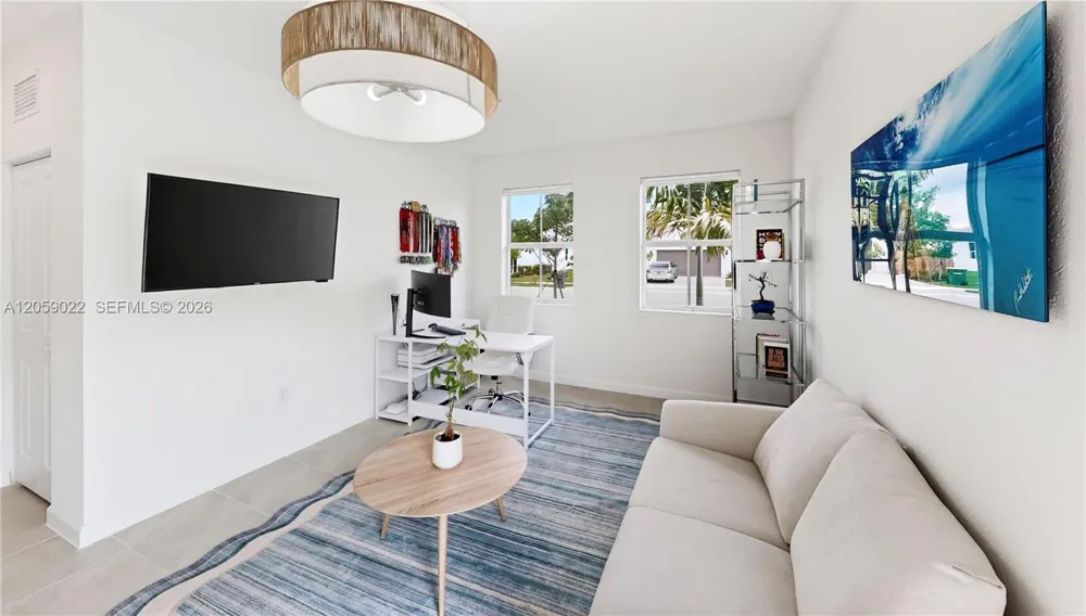 2208 SE 30th St Homestead, FL 33035