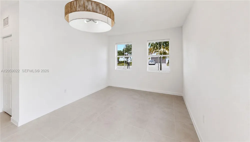 2208 SE 30th St Homestead, FL 33035