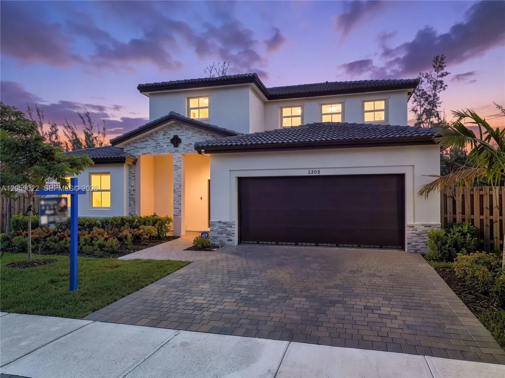 2208 SE 30th St Homestead, FL 33035