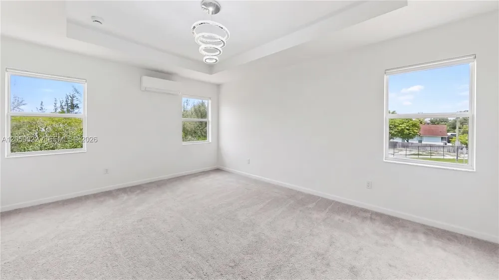 2208 SE 30th St Homestead, FL 33035