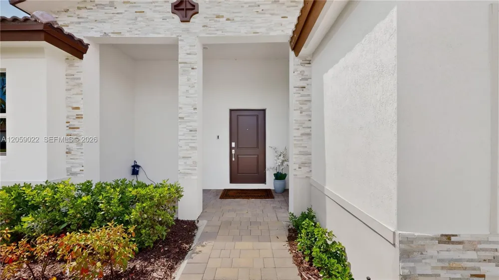 2208 SE 30th St Homestead, FL 33035