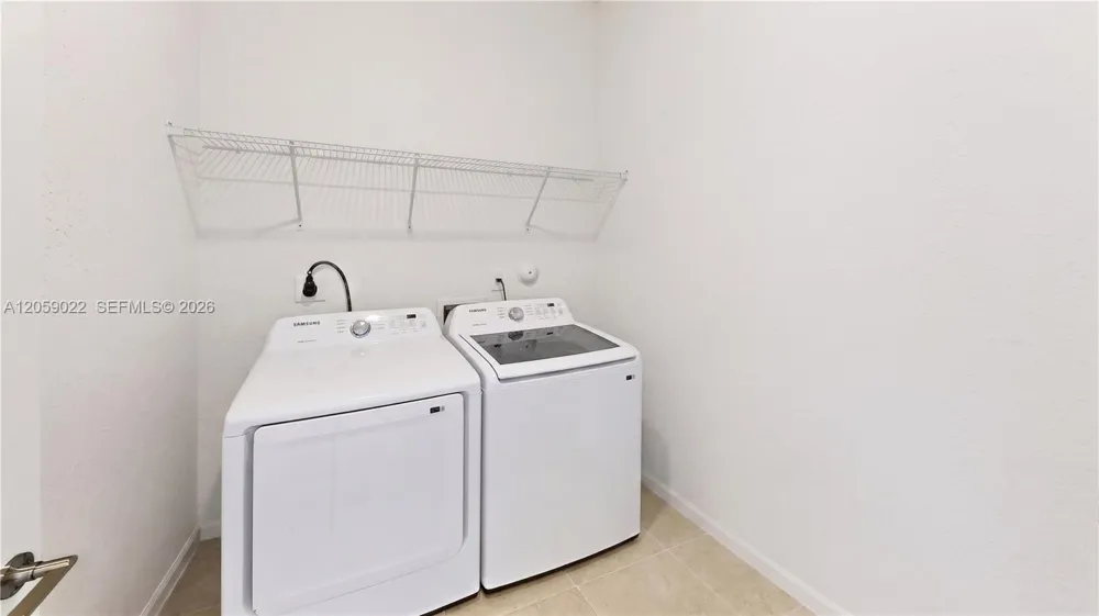 2208 SE 30th St Homestead, FL 33035
