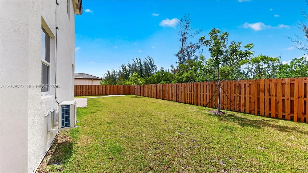 2208 SE 30th St Homestead, FL 33035