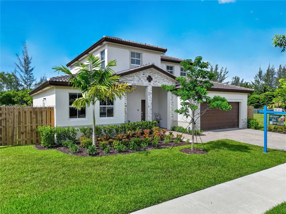 2208 SE 30th St Homestead, FL 33035