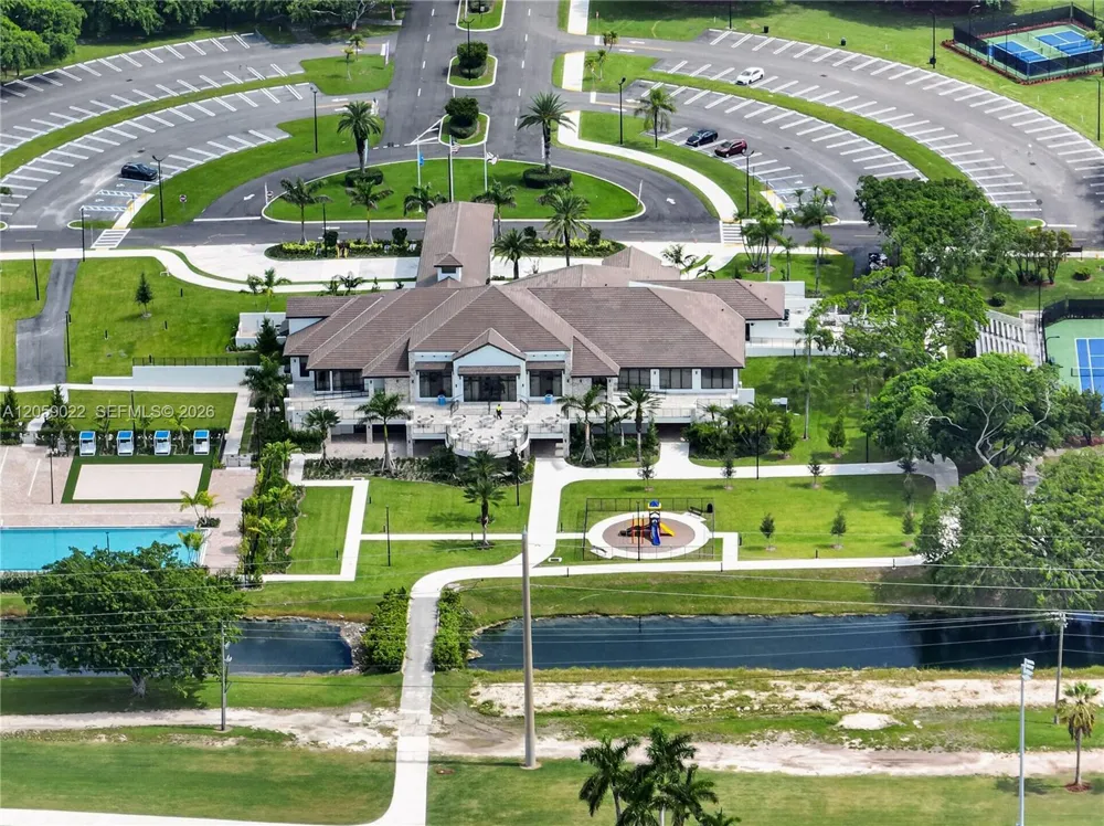 2208 SE 30th St Homestead, FL 33035