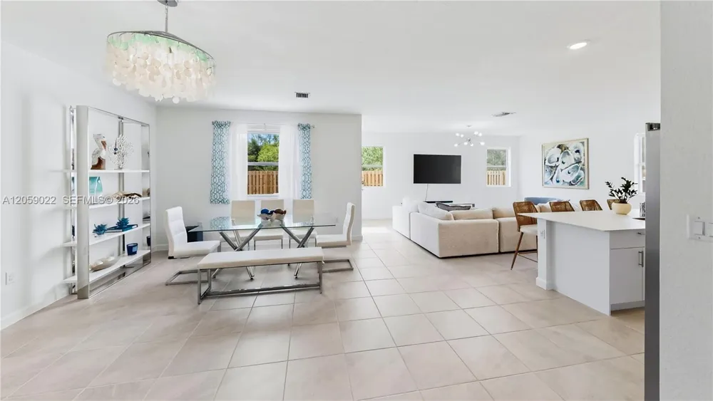 2208 SE 30th St Homestead, FL 33035