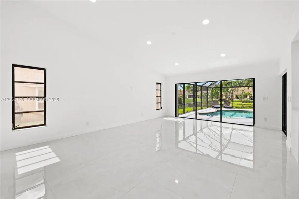 9272 NW 18th St Plantation, FL 33322