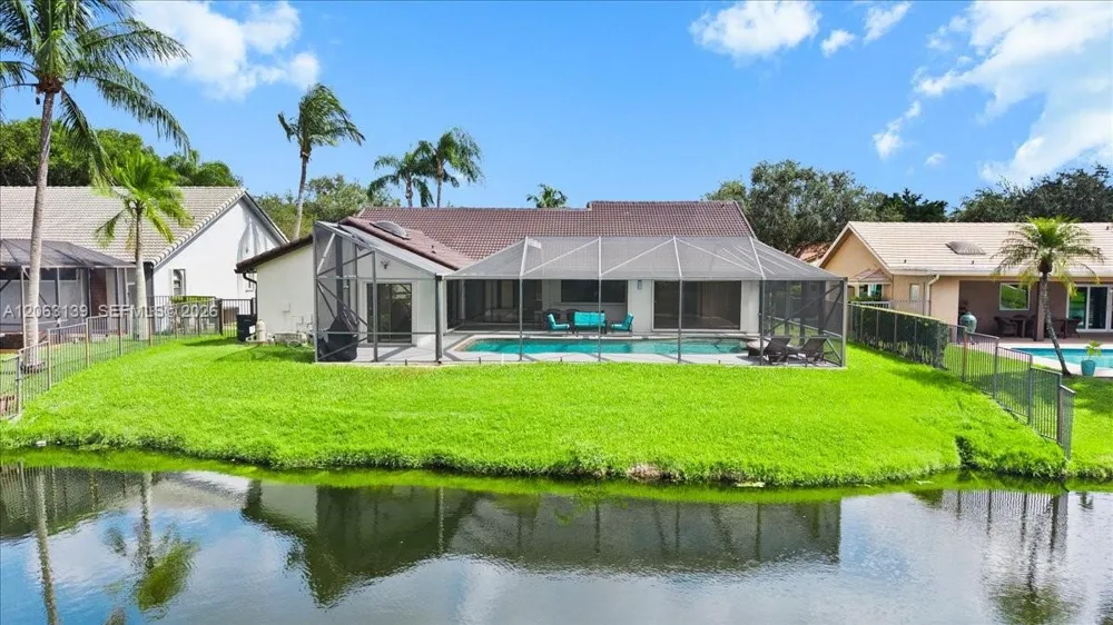 9272 NW 18th St Plantation, FL 33322