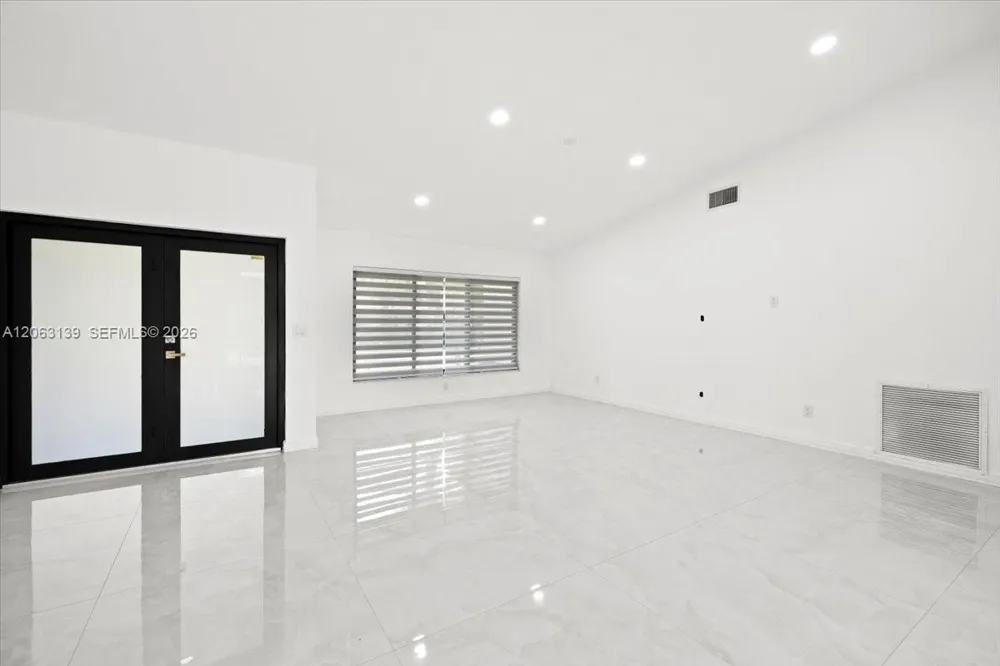 9272 NW 18th St Plantation, FL 33322
