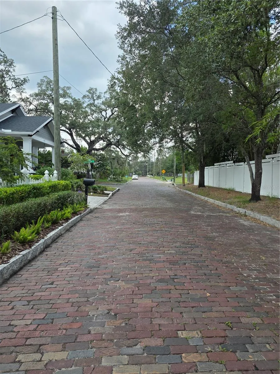 3016 MASSACHUSETTS AVENUE Tampa, FL 33603
