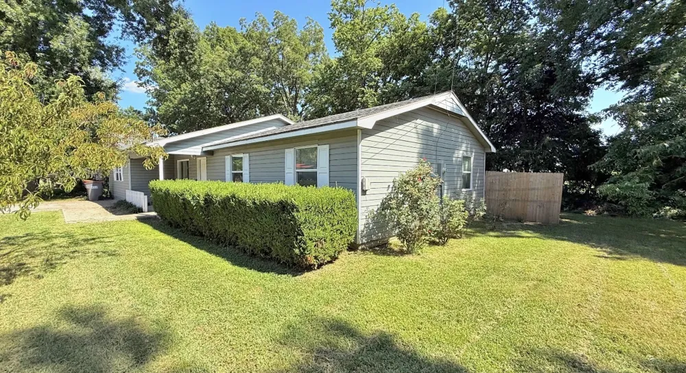 1518 80th Street NW Grove, OK 74344