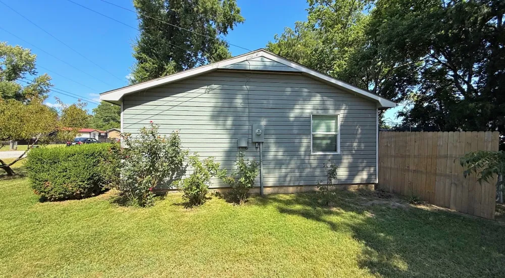 1518 80th Street NW Grove, OK 74344