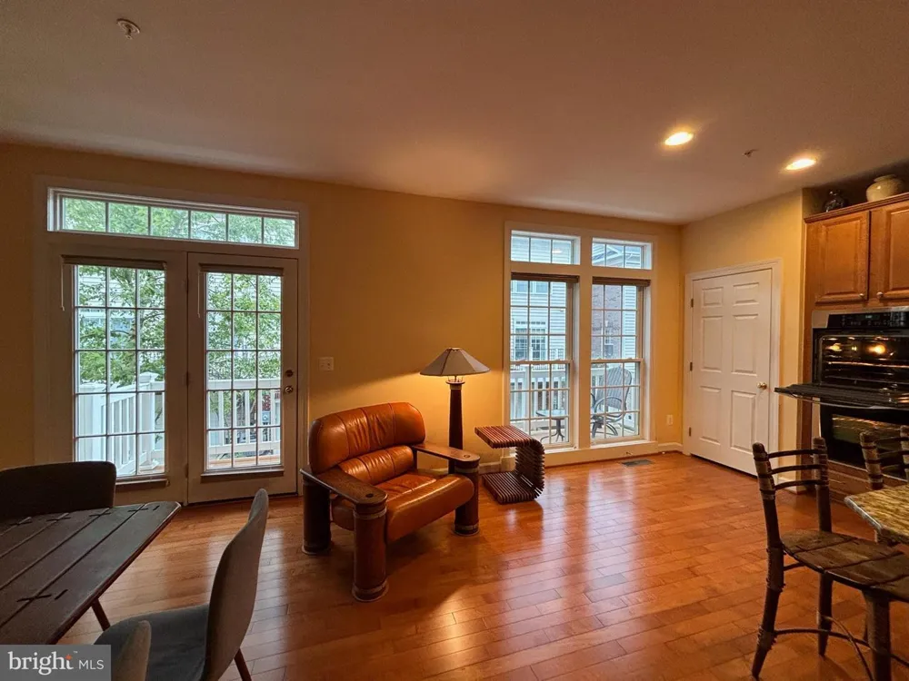 8006 RESERVE WAY Vienna, VA 22182