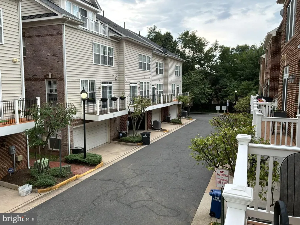 8006 RESERVE WAY Vienna, VA 22182