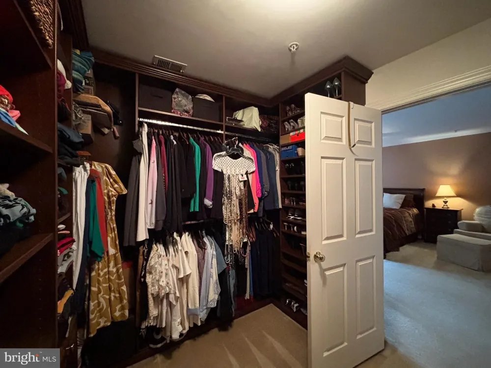 8006 RESERVE WAY Vienna, VA 22182