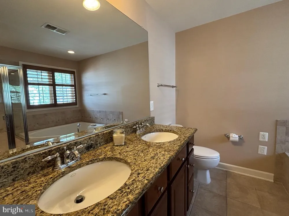 8006 RESERVE WAY Vienna, VA 22182