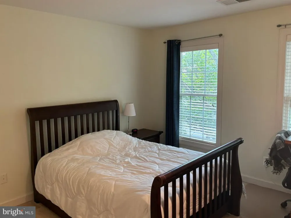 8006 RESERVE WAY Vienna, VA 22182