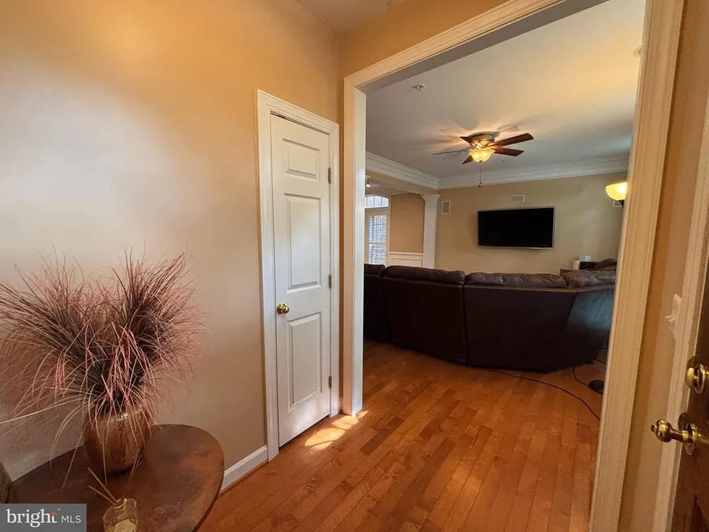 8006 RESERVE WAY Vienna, VA 22182