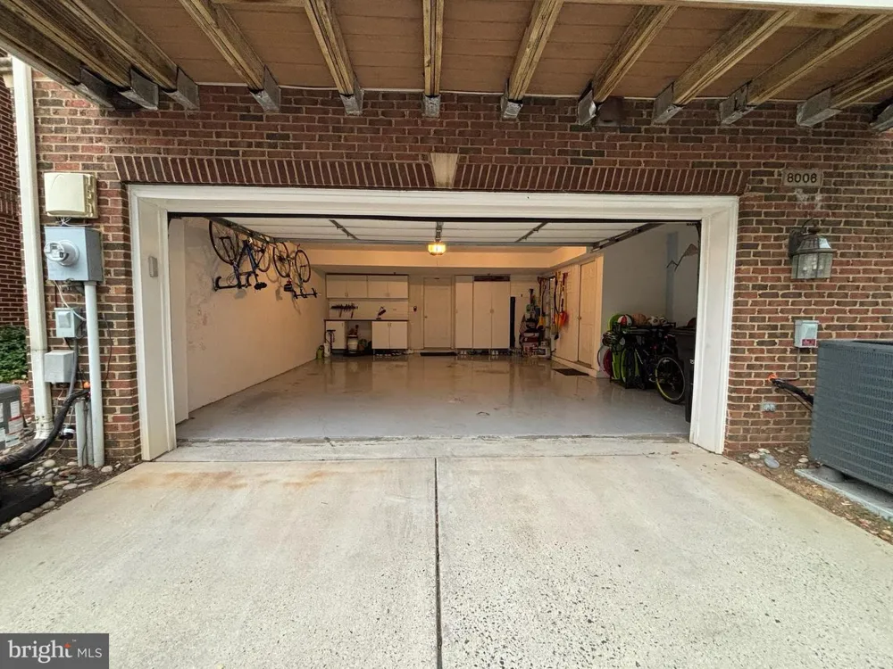 8006 RESERVE WAY Vienna, VA 22182