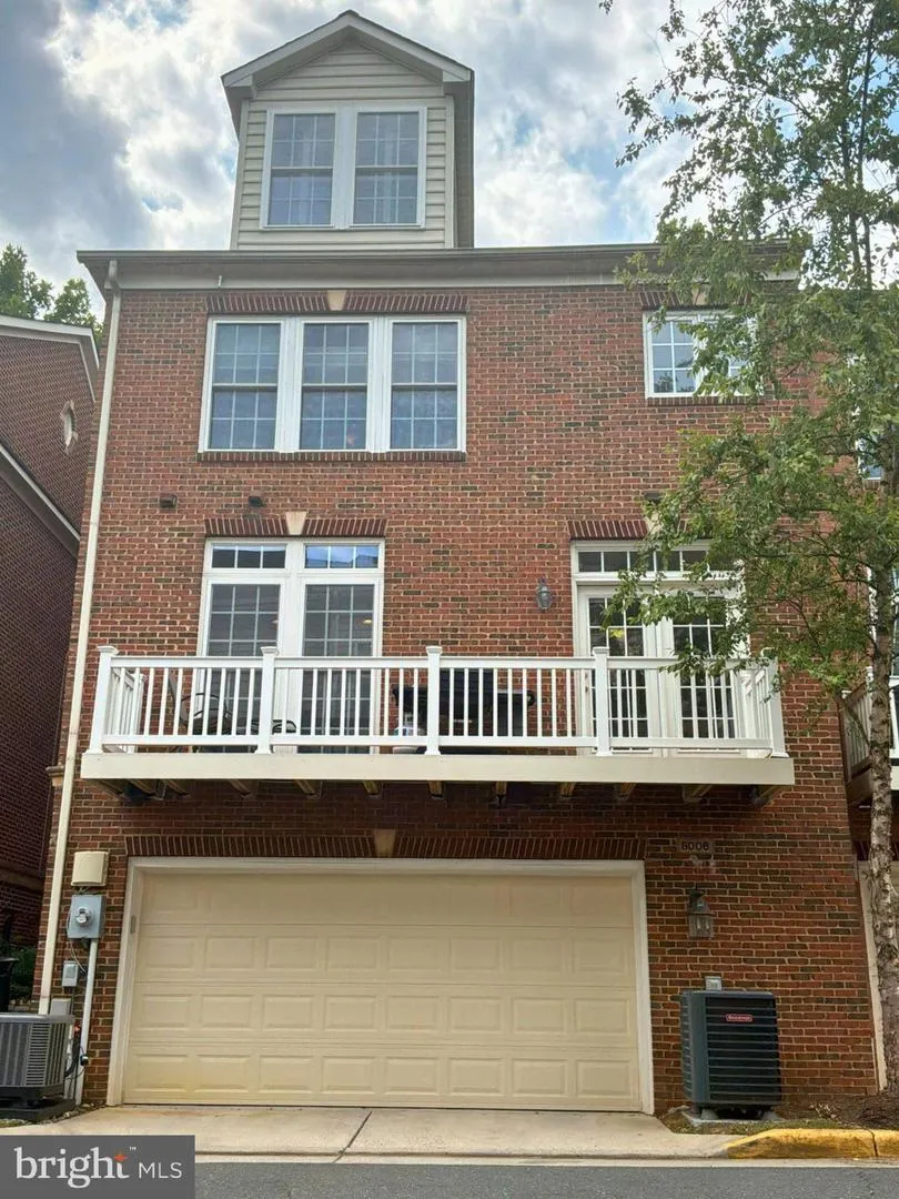 8006 RESERVE WAY Vienna, VA 22182